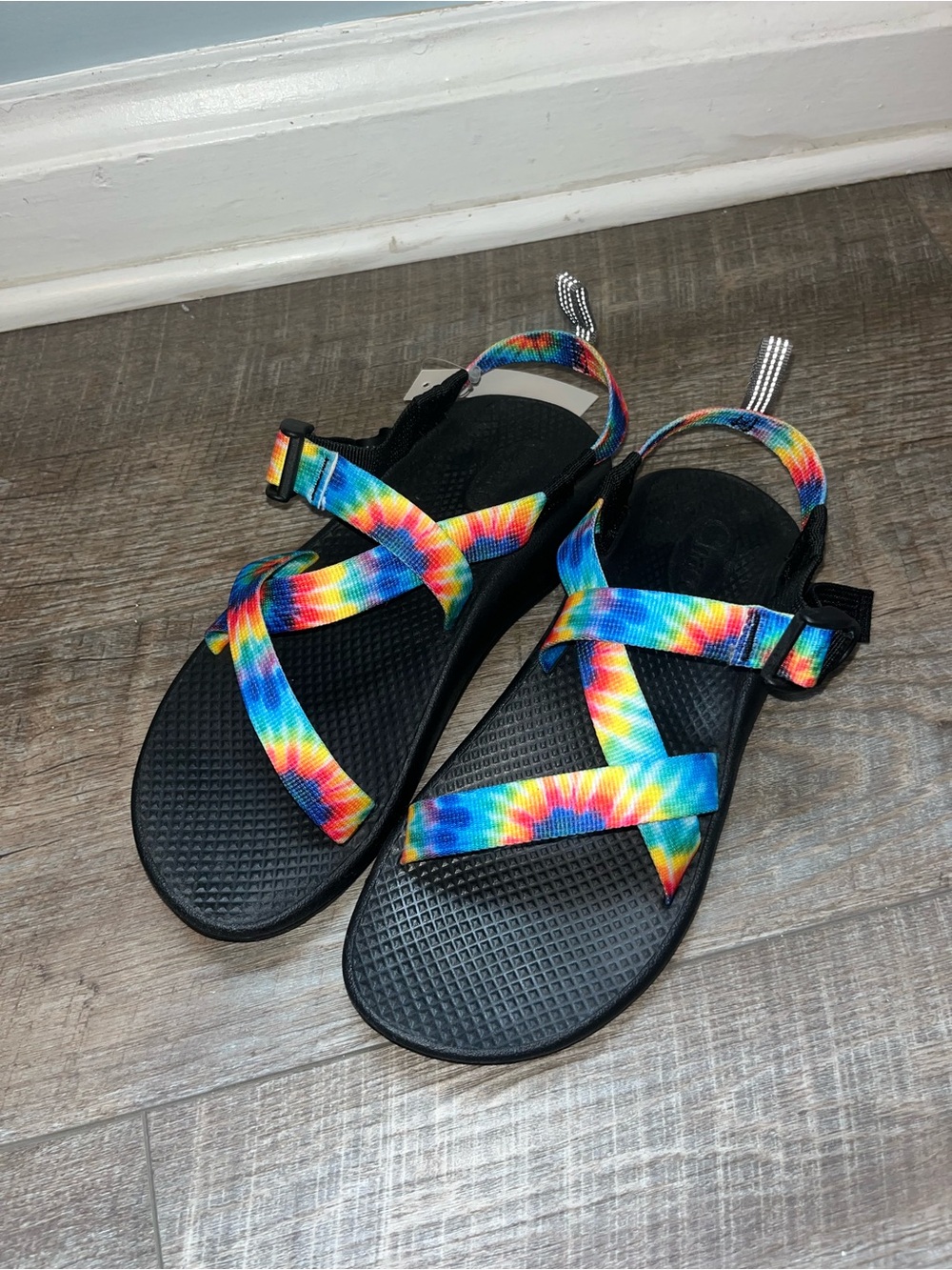 Girls 6/Women’s 8 Chacos - New in Box!